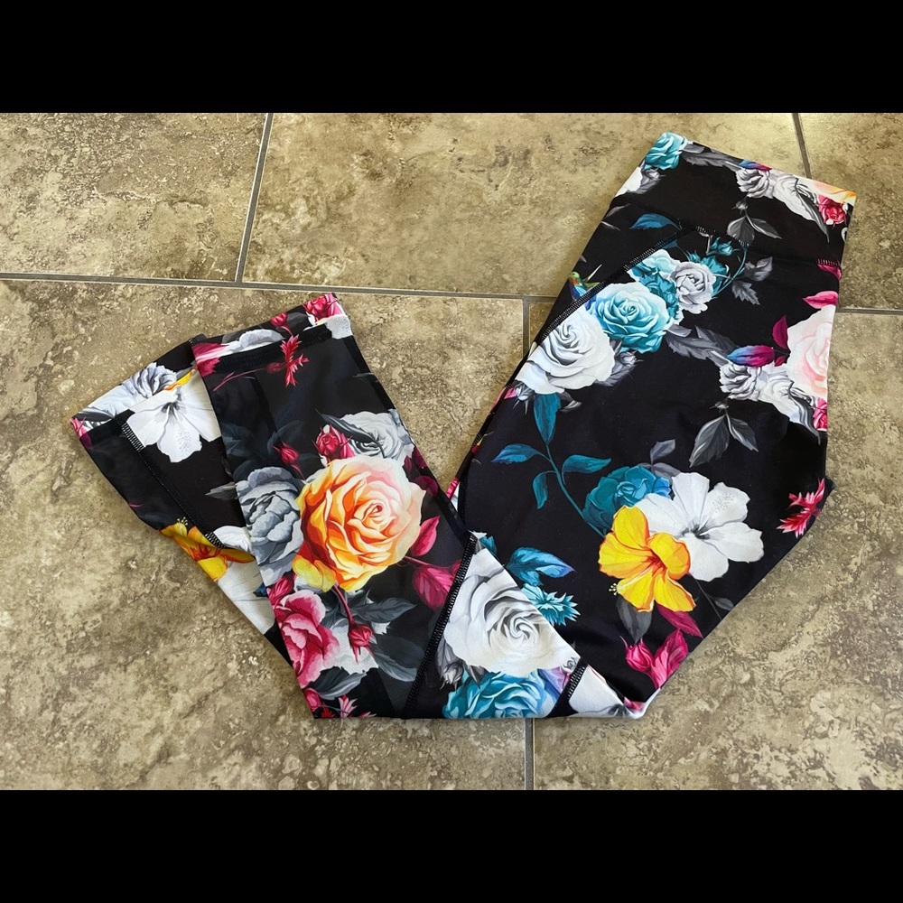 ZYIA Active Dark Floral Mesh Hi Rise Leggings 7/8 *Size 8-10* EUC
